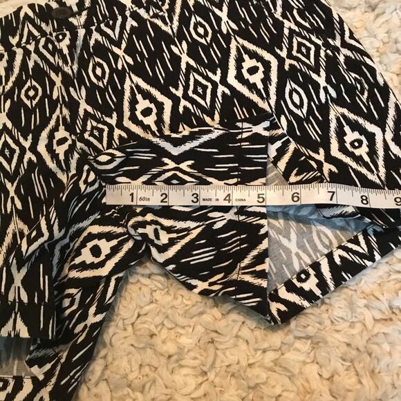 Old navy tribal 5 inch shorts size 6 - Picture 6 of 6